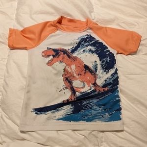 𝅺toddler Boy Size 2 T rash guard